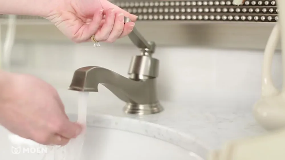 Moen S6202BN Rothbury Single-Handle Low Arc Bathroom Faucet