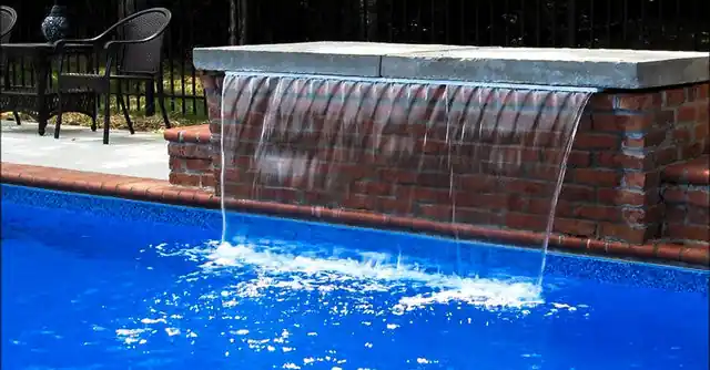 Zodiac 25577-230-000 Natural Wonders Classic White 24 Waterfall With 2' x 6 Lip Back Port