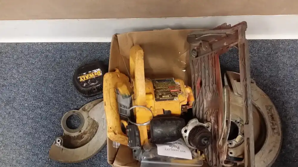 DEWALT 389550-01SV Shoe Assembly
