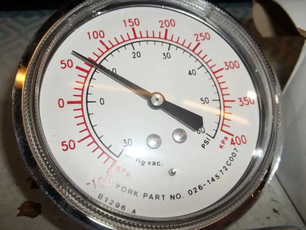 YORK 026-14572-007 Pneumatic Pressure Gauge