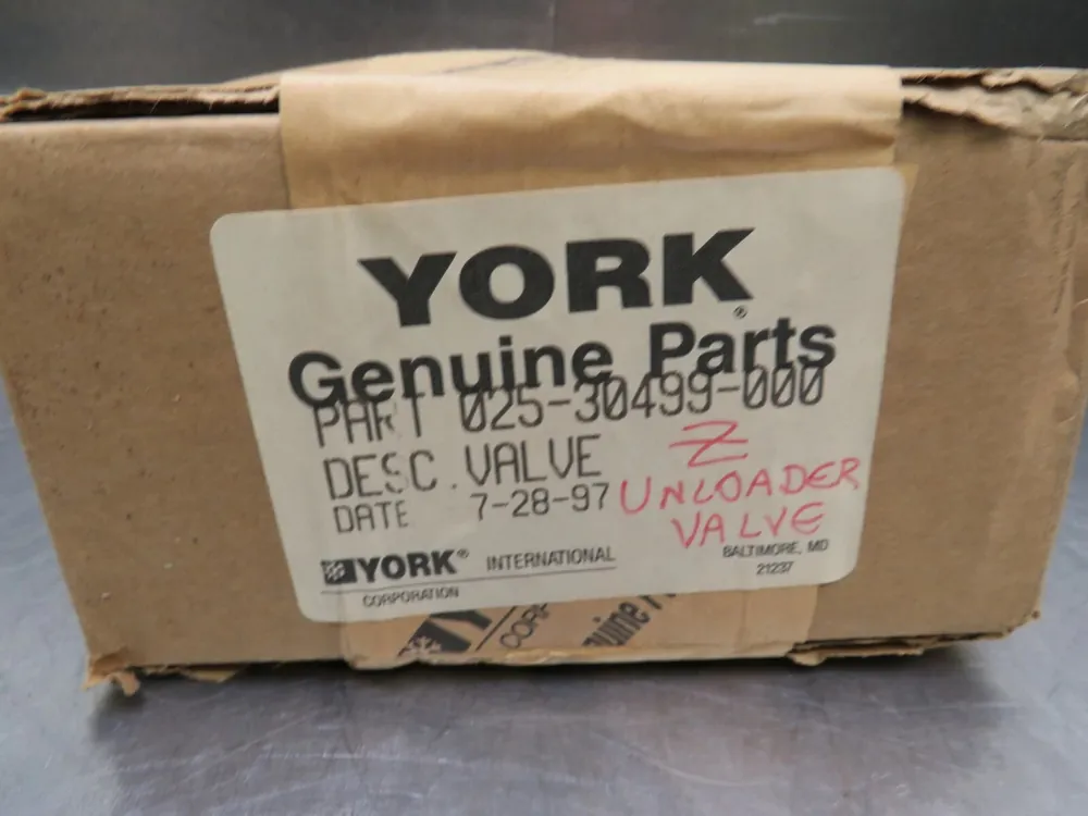 YORK 025-30499-000 Valve