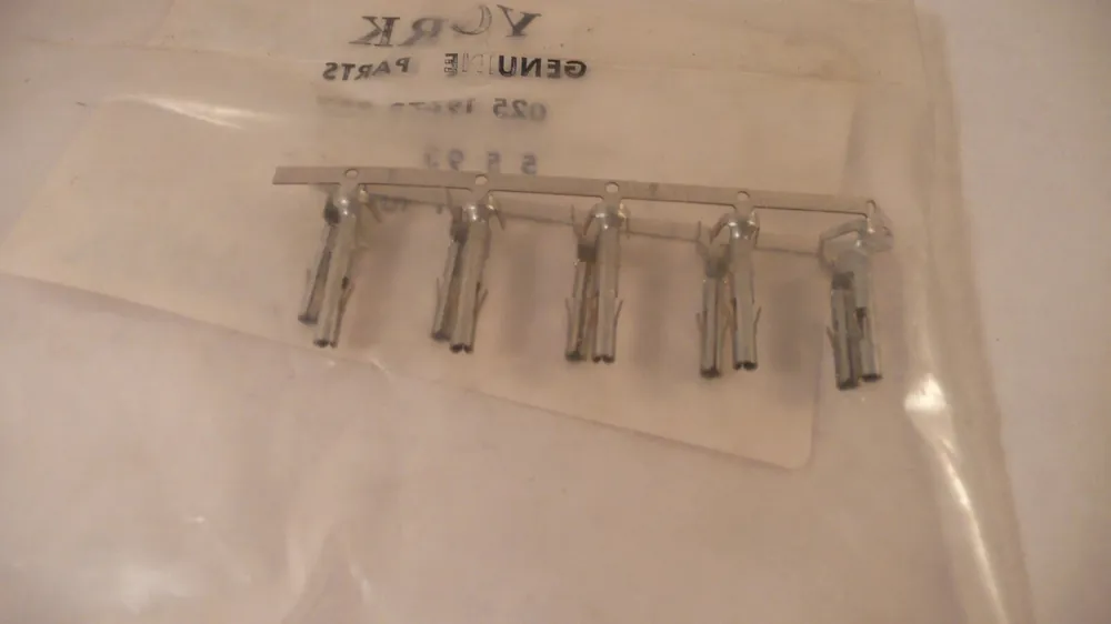 YORK 225-19673-800 Contact Socket for 20 AWG Wire