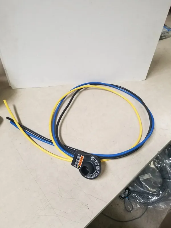 CARRIER 529-0099-00 Molded Plug