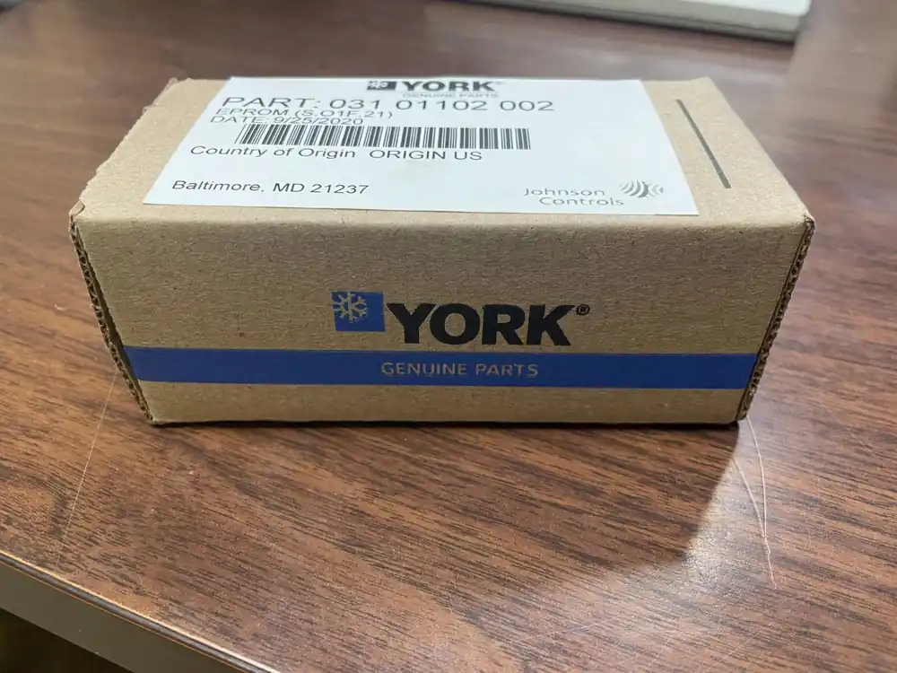 YORK 031-01102-002 EPROM IC Chip