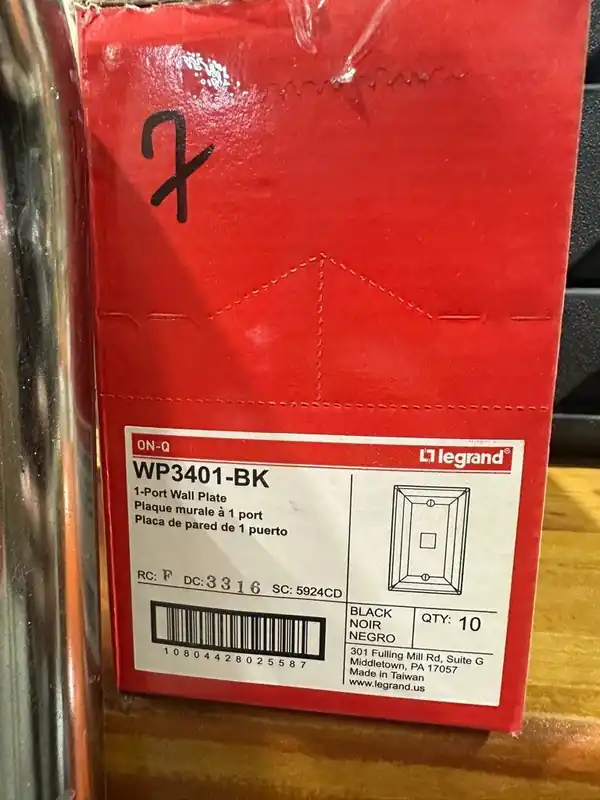 PASS & SEYMOUR P1-BK Wall Plate