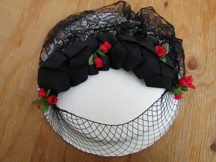 RED HN78 Hair Net with Ribbon Braid Trim and Rosebud Flowers