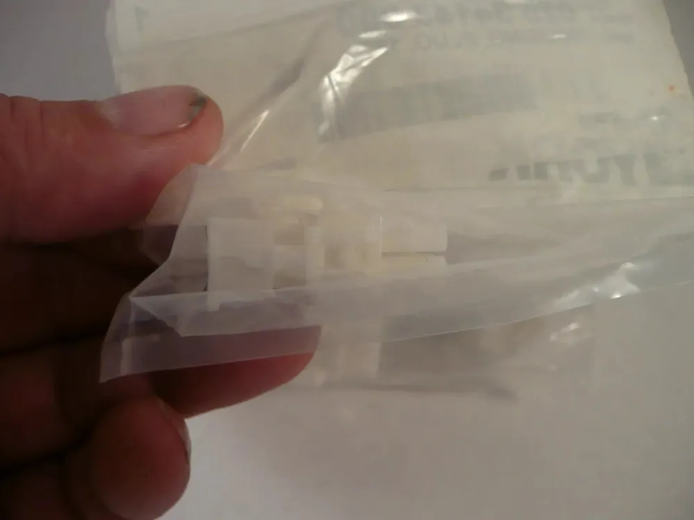 YORK 025-34143-000 Housing Connector Plug
